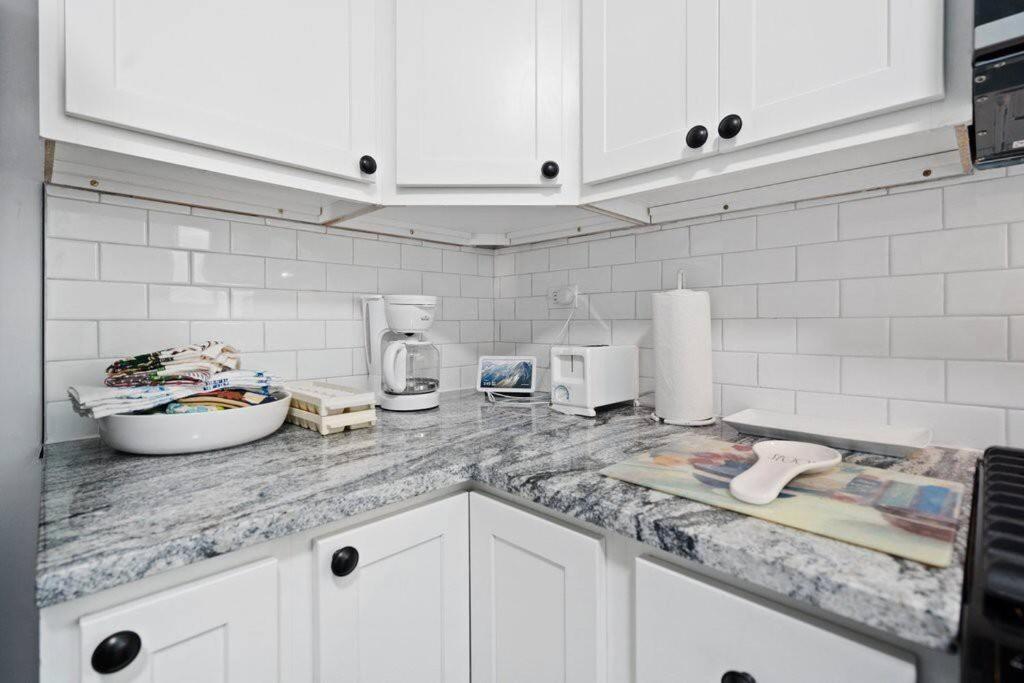 Newly Rehabbed Greystone With 2 Private Apartments, Backyard, Garage, Laundry, Close To Expressway Chicago Exterior foto